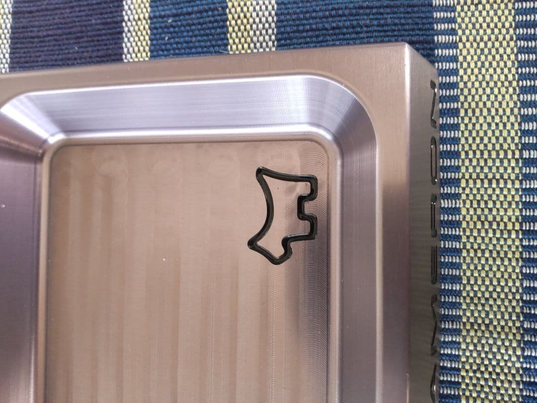 SCOTTY CAMERONロゴ入り 金属トレー