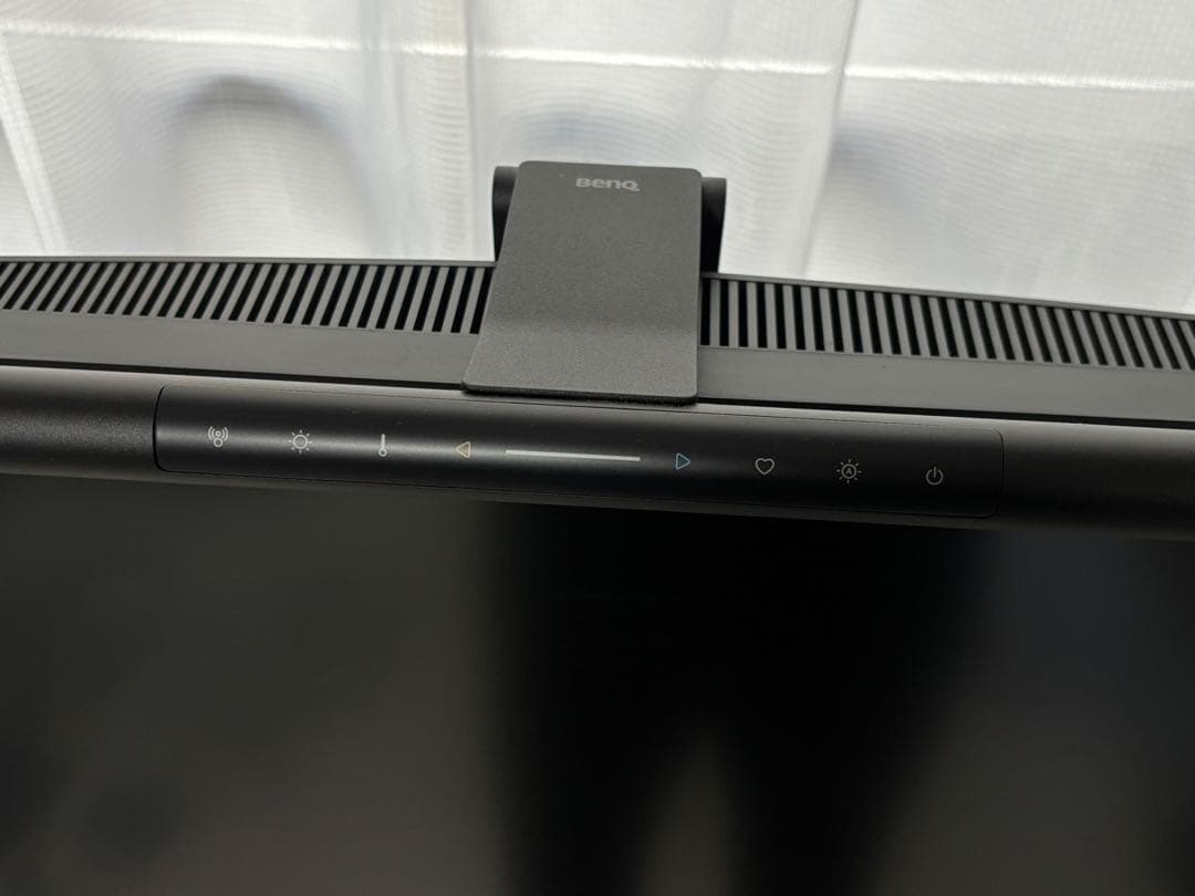 BenQ 27型4Kモニター本体+モニターライト【美品】