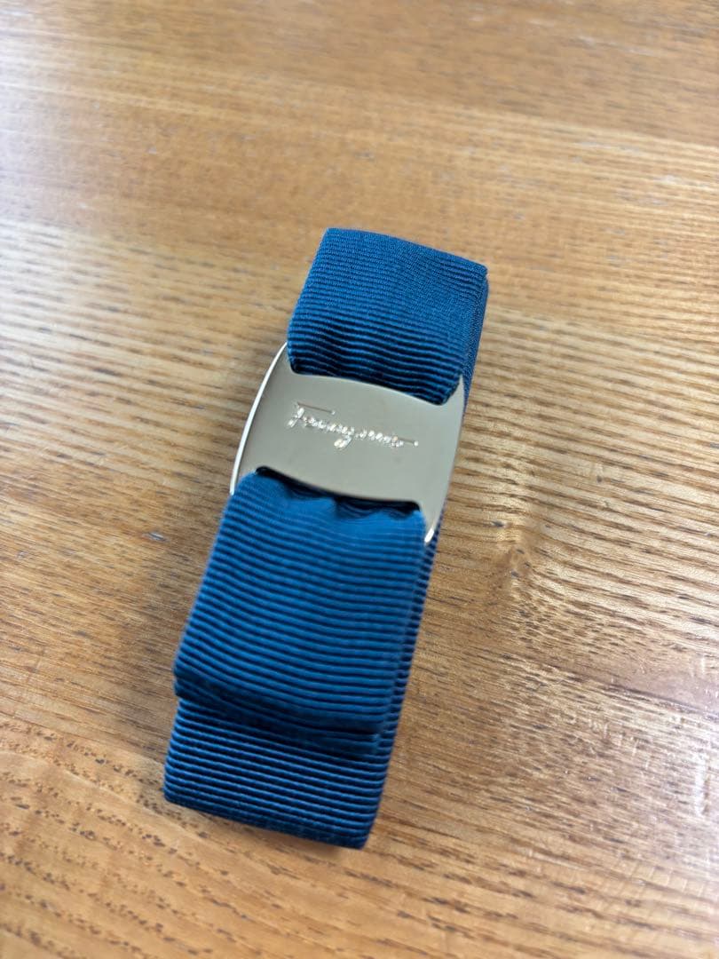【美品】フェラガモ　ブルー系リボン　バレッタ