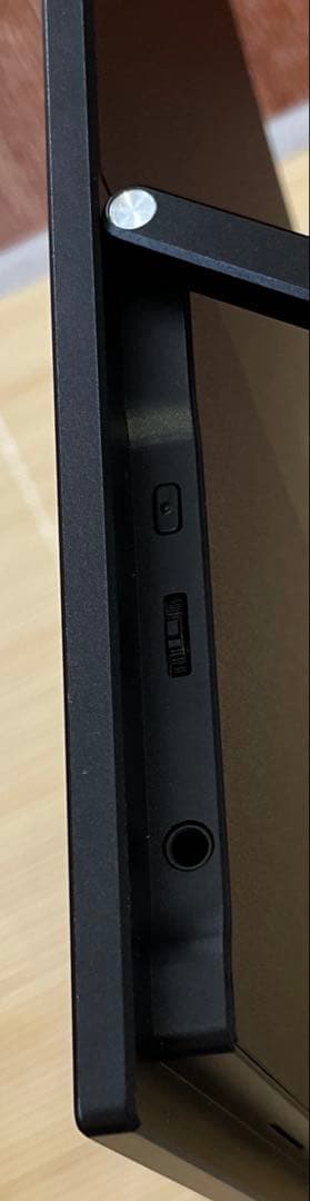 IRIS OYAMA 15.6インチ ポータブルモニター