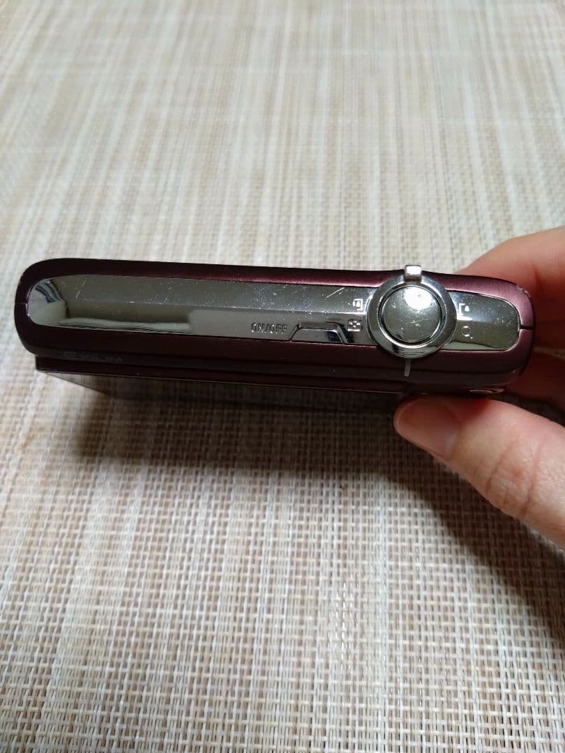 CASIO EXILIM 10.1メガピクセル デジタルカメラ　ブラウン