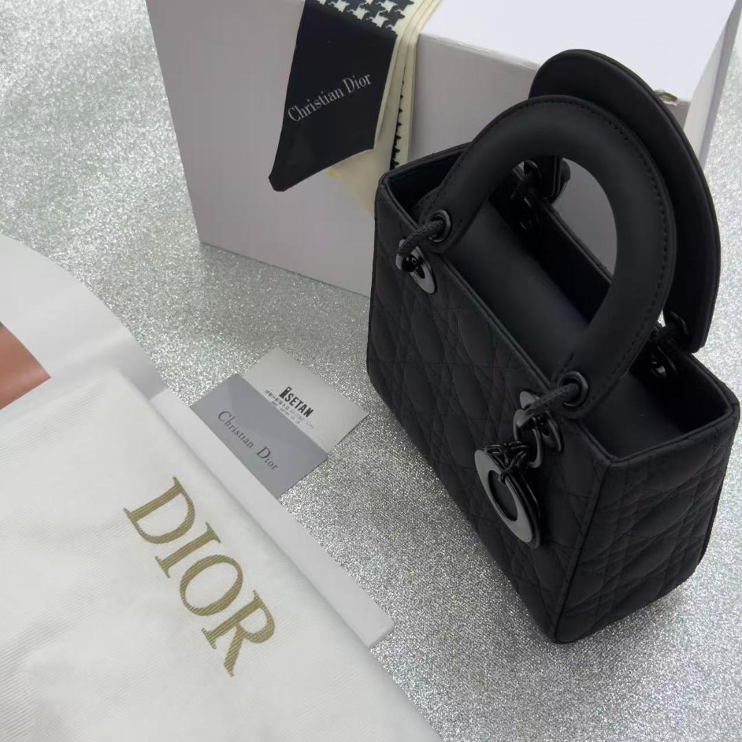 ブラックキルティングショルダーバッグ