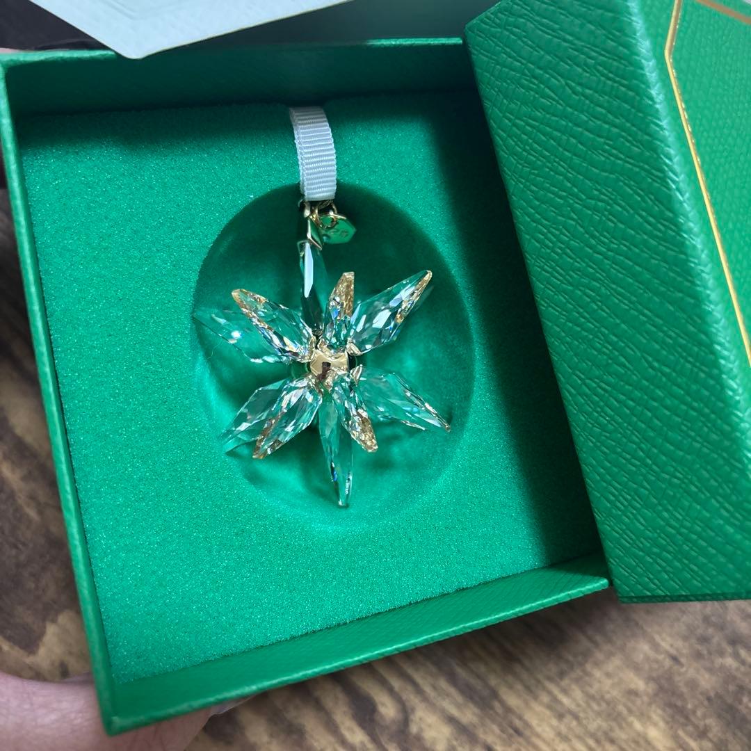 新品★スワロフスキー 2025 クリスマス　3D オーナメント　ホワイト