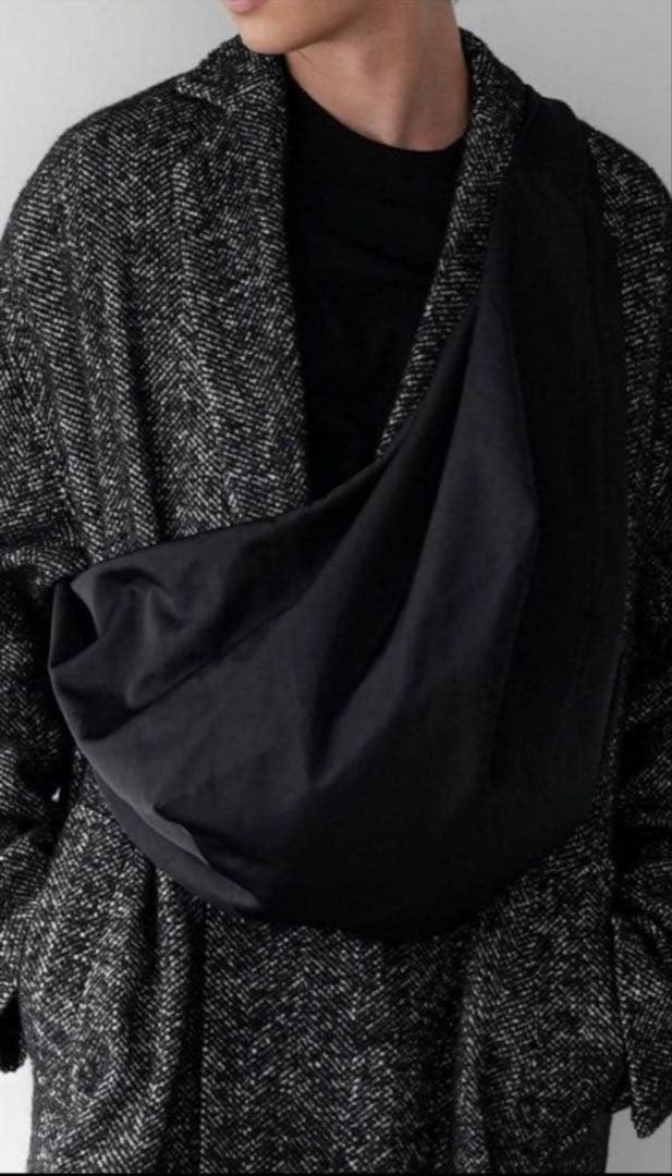 CTHY／BIG HALF MOON SHOULDER BAG