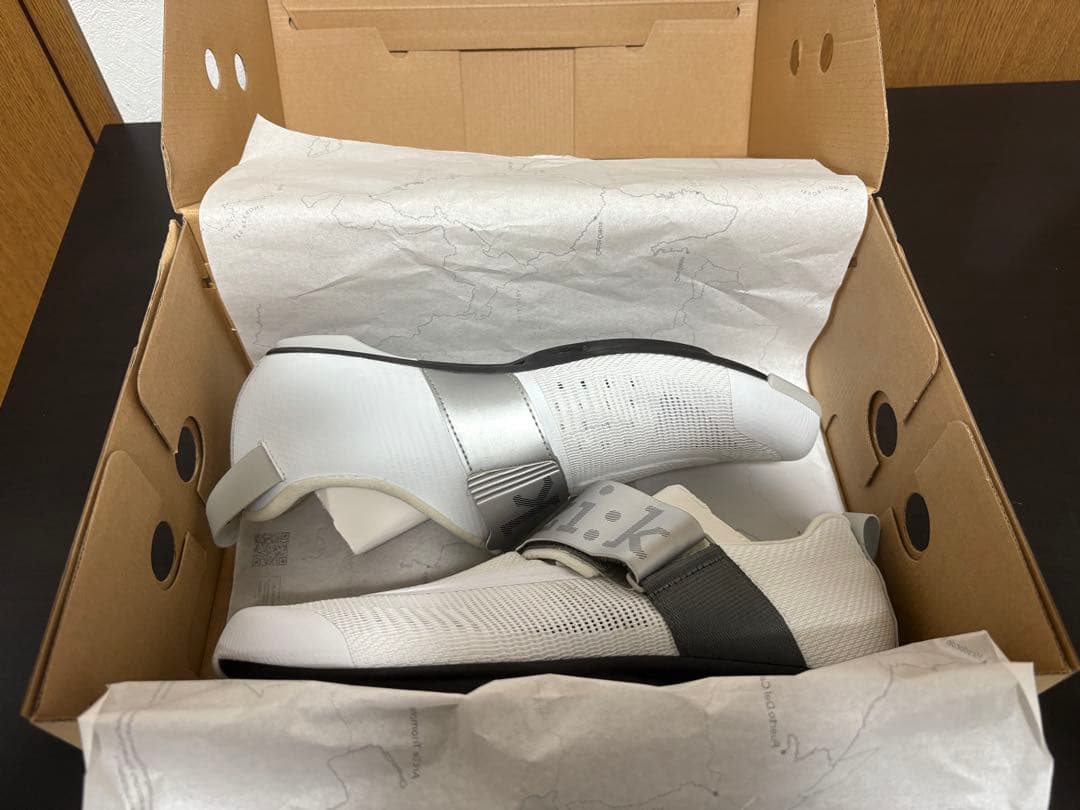 ウェア fizik TRANSIRO HYDRA AEROWEAVE CARBON