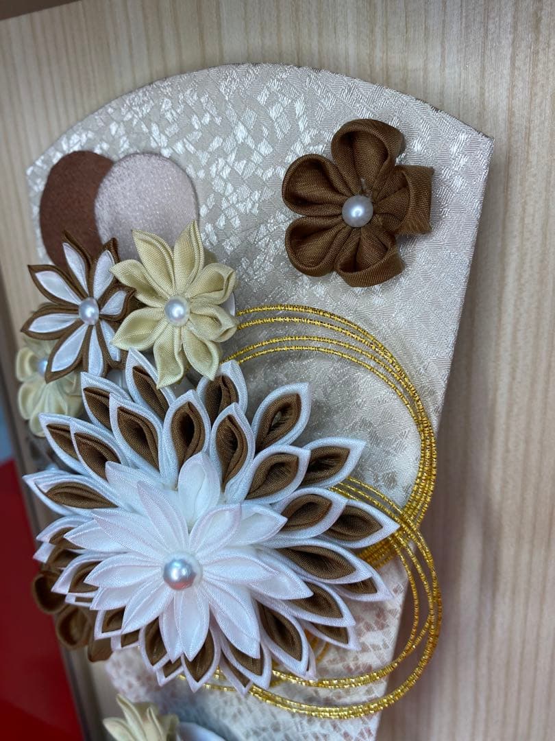 東京久月　かんざし付つまみ細工羽子板・壁掛け・間口約２４×奥行約１１×高約３３㎝