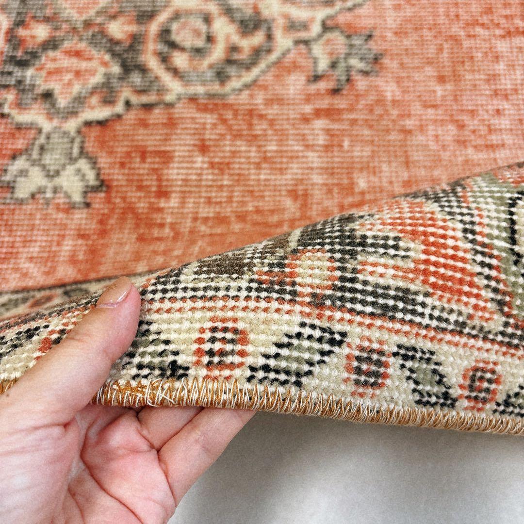 トルコ　ヴィンテージラグ　メダリオン　オレンジピンク