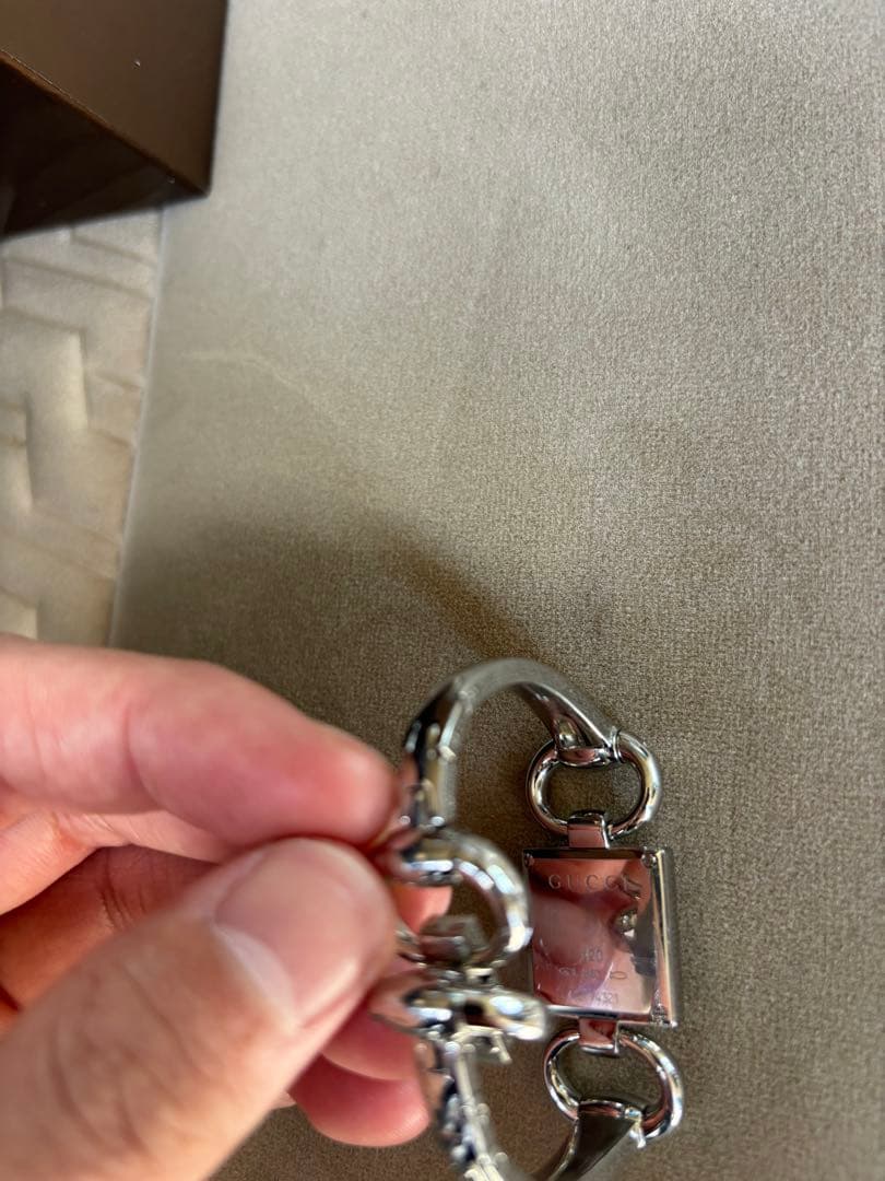 最終値下げ　GUCCI シルバー ブレスレット型時計　電池切れ