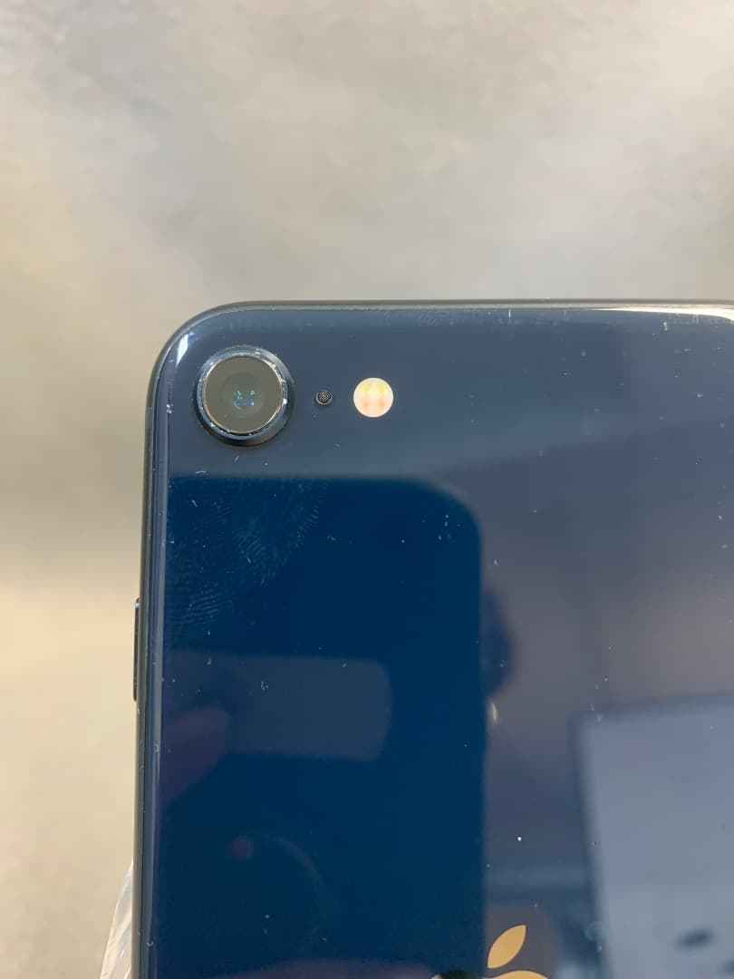 美品　国内版　SIMフリー　iPhoneSE 第3世代　 64GB ミッドナイト