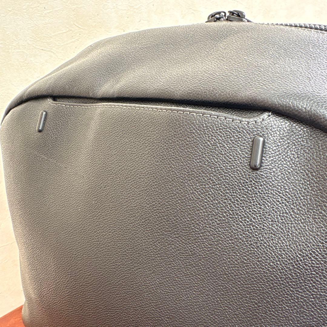 極美品　FARO（ファーロ） Smart Sling Bag 2