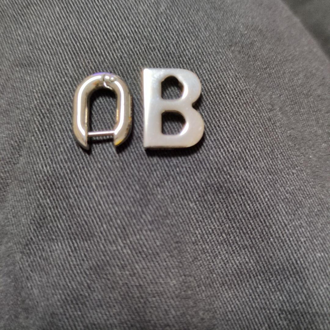 BALENCIAGA Bロゴ ピアス(両耳用)