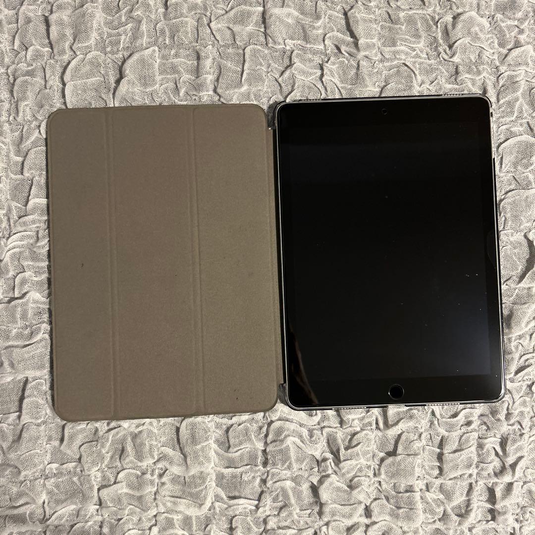 【カバー付き】iPad Pro 9.7インチ 128GB スペースグ レイ