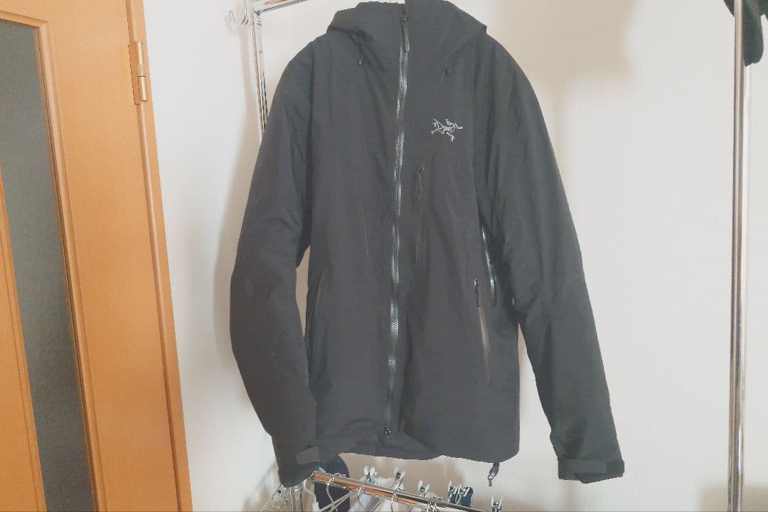 アークテリクス　ベータインサレーテッドジャケット　ブラック　Мサイズ