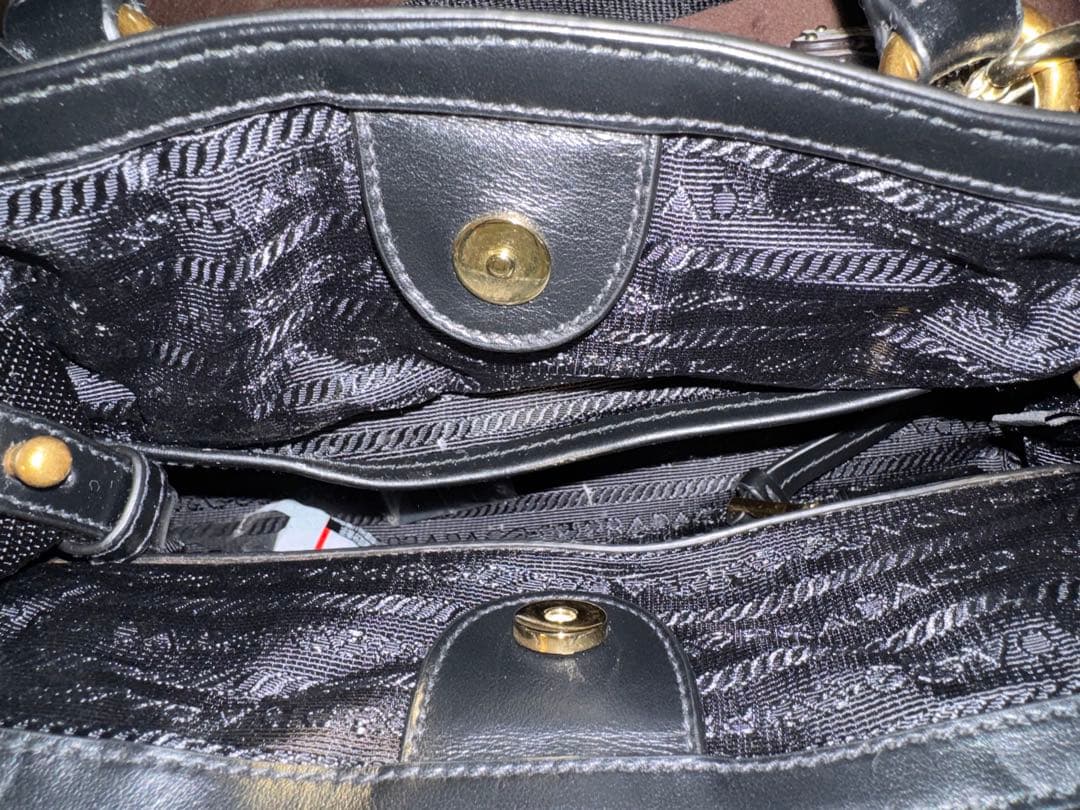 PRADA ブラックナイロン ハンドバッグ