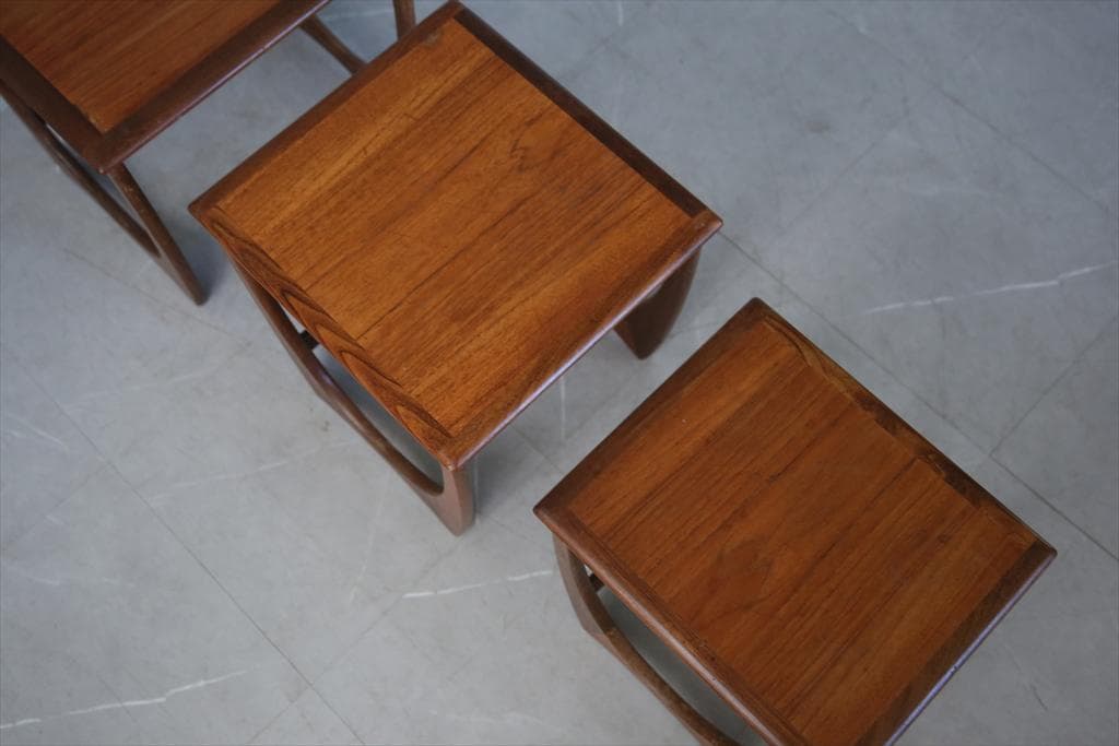 英国アンティークG-PLANジープランネストテーブル3台/収納机91-108)