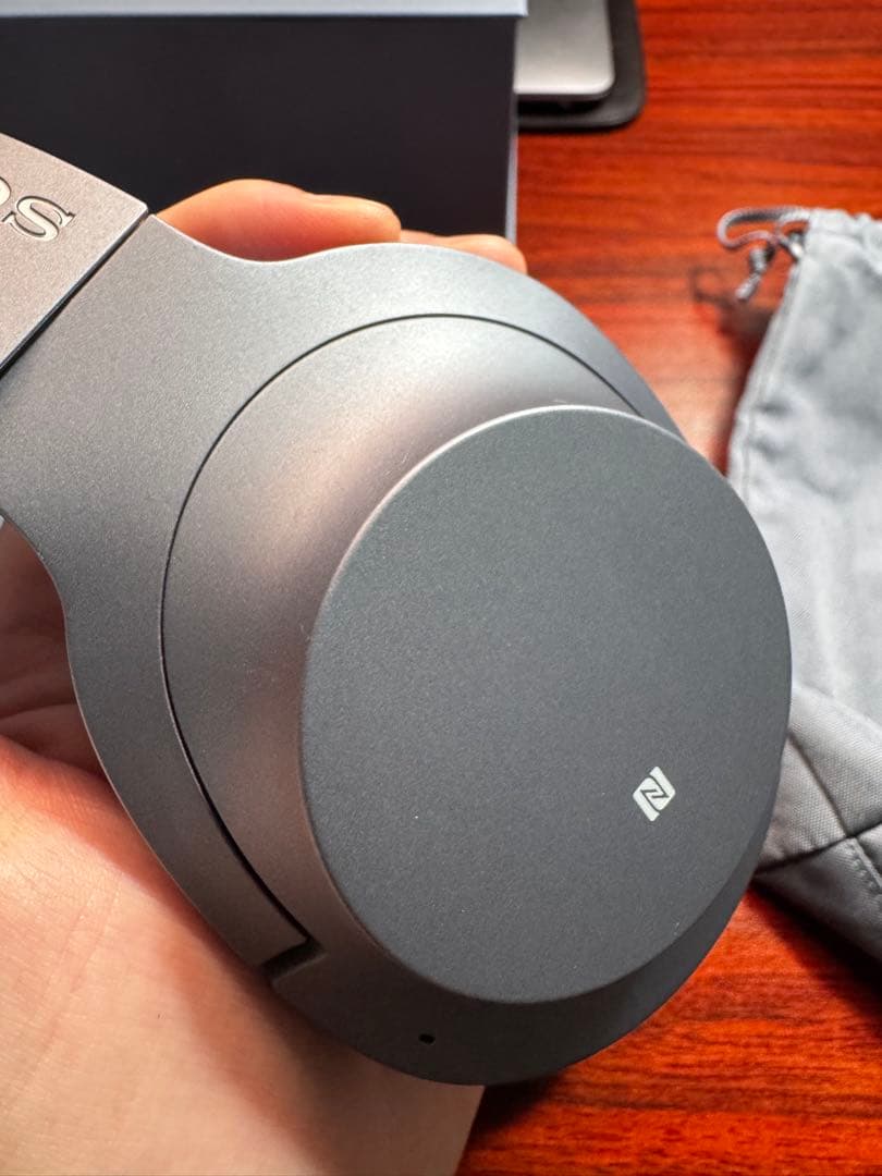 【美品】ソニー ワイヤレスノイズキャンセリングヘッドホン WH-H900N