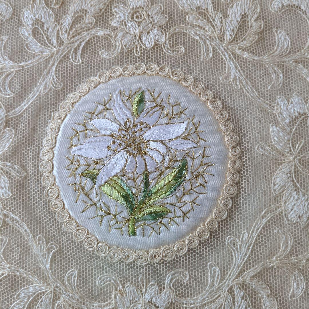 プチポワンイギリス製刺繍入りレースのドレッシングトレイ 金色フレーム