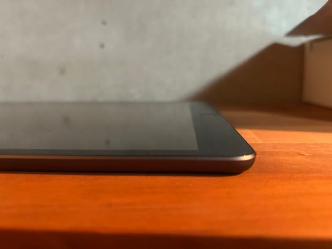 iPad 第8世代 32GB 本体 Wi-Fi+セルラー版