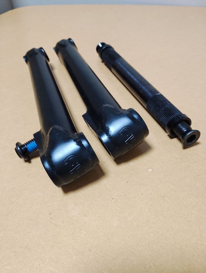 BMX　CULT CREW CRANKS　カルト　クルークランク