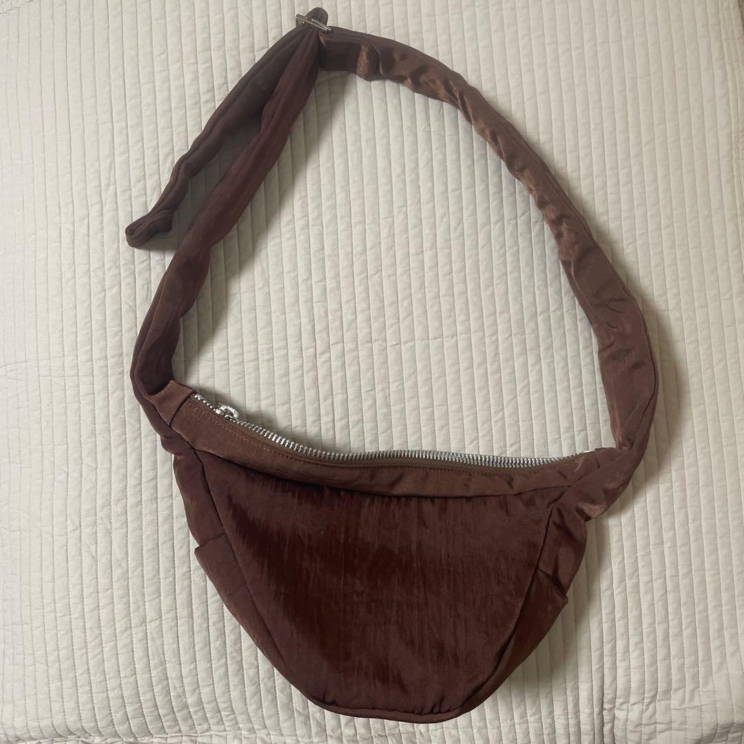 ITTI ANNIE PUFFER TOWN MOON BAG バッグ　ブラウン