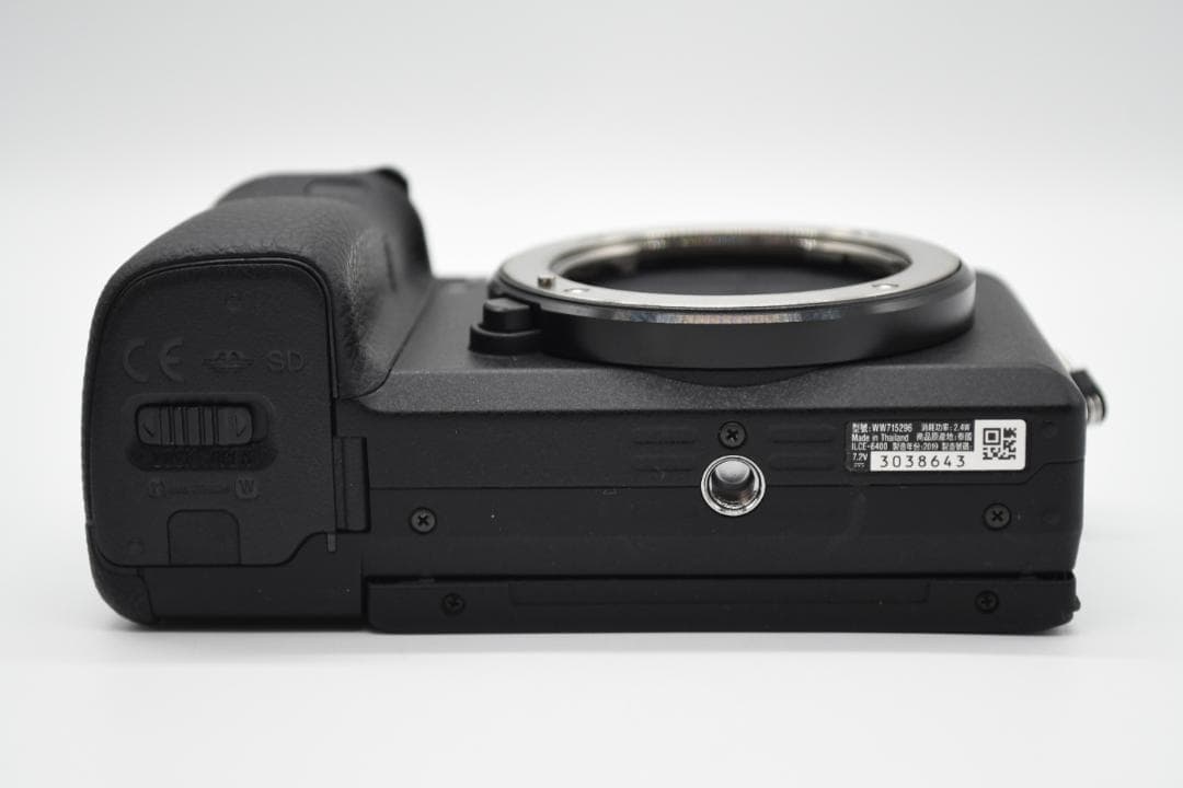 3736枚【ほぼ新品】SONY α6400 ダブルズームキット ブラック 即発送