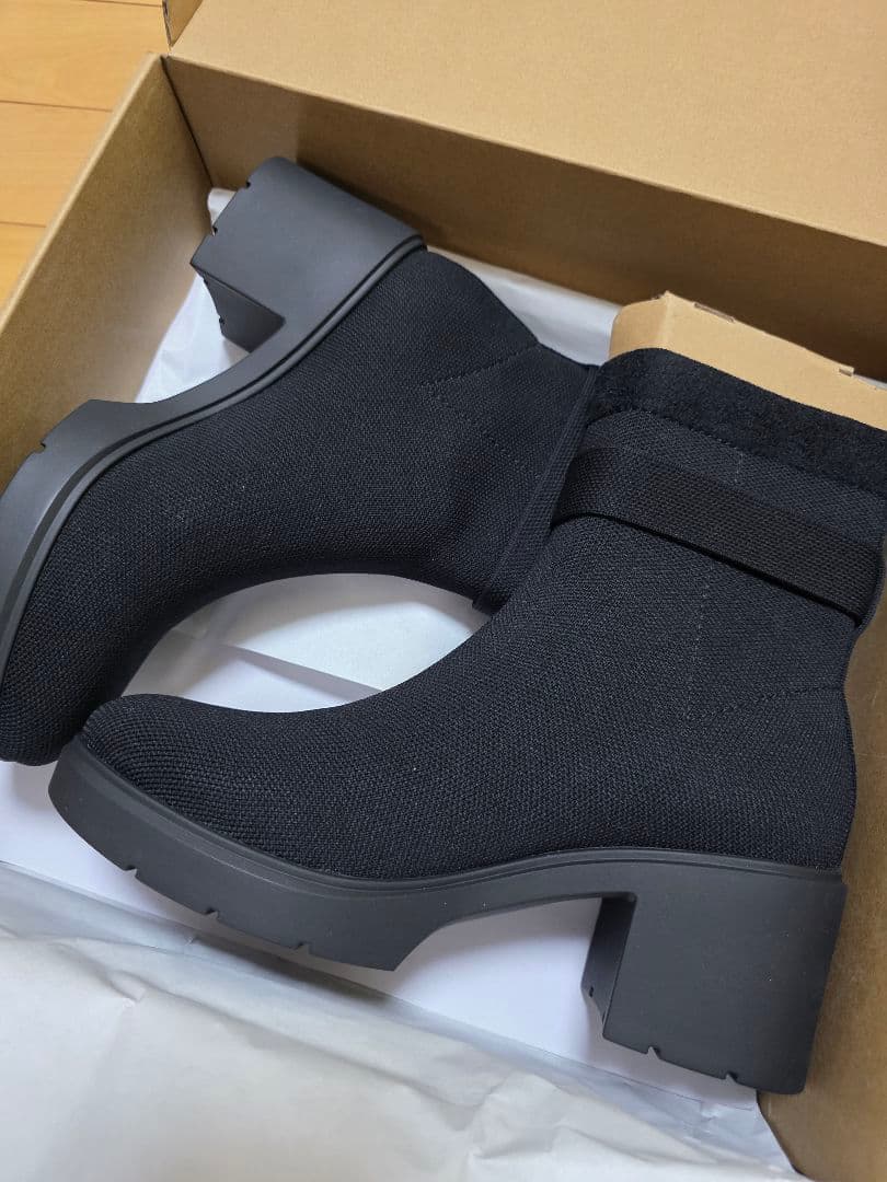 VIVAIA スクエアトゥ 撥水加工 ヒールブーツ