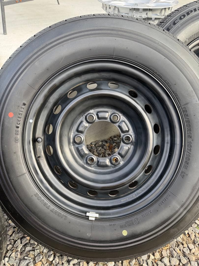 ハイエース純正　ブリヂストン 15インチ タイヤ・ホイール４本セット