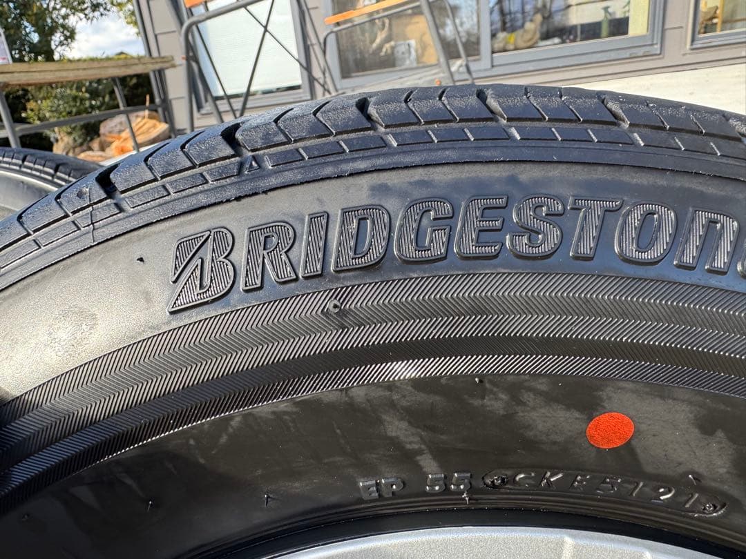 ハイエース純正　ブリヂストン 15インチ タイヤ・ホイール４本セット