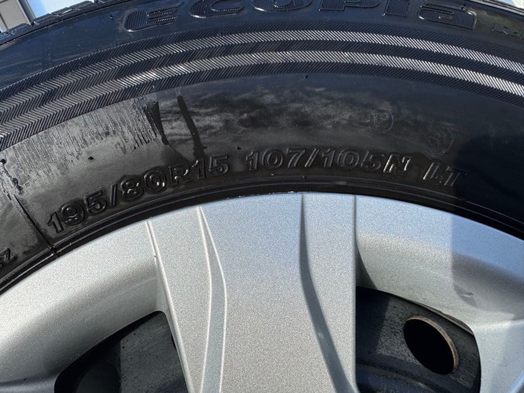 ハイエース純正　ブリヂストン 15インチ タイヤ・ホイール４本セット