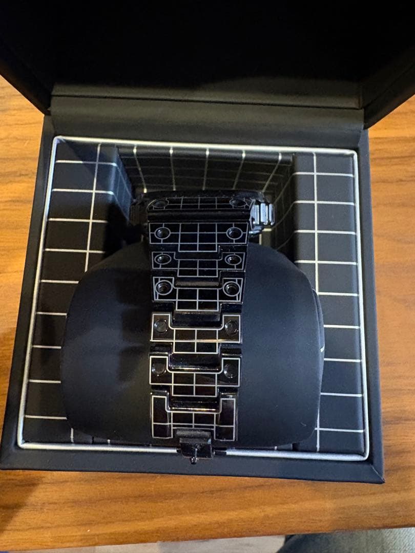 カシオ G-Shock GMW-B5000CS-1 限定版 フルメタル グリッド