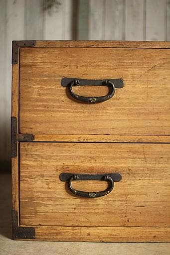 味のある丸金具時代箪笥　桐箪笥　抽斗2段