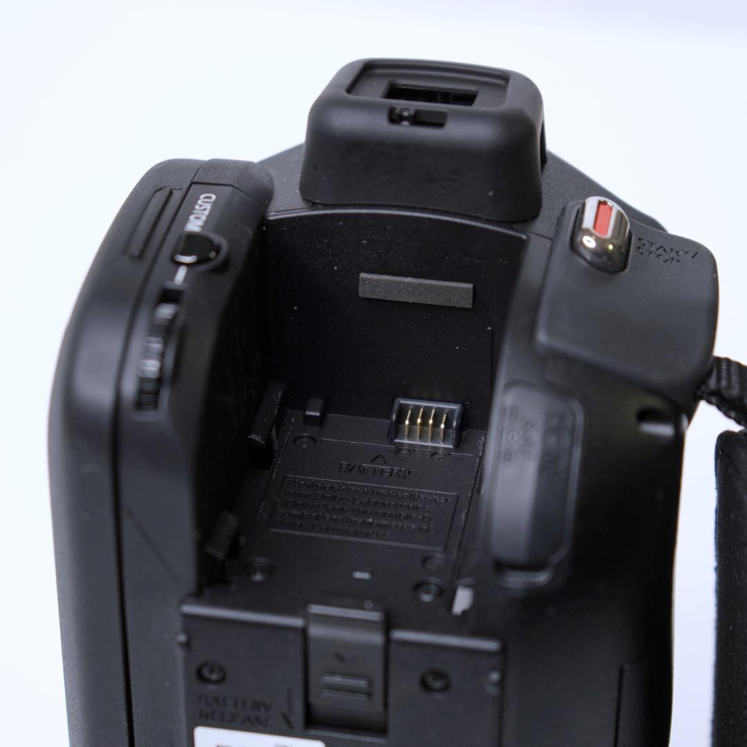 【美品】ビデオカメラ◆Cannon iVIS HF G10