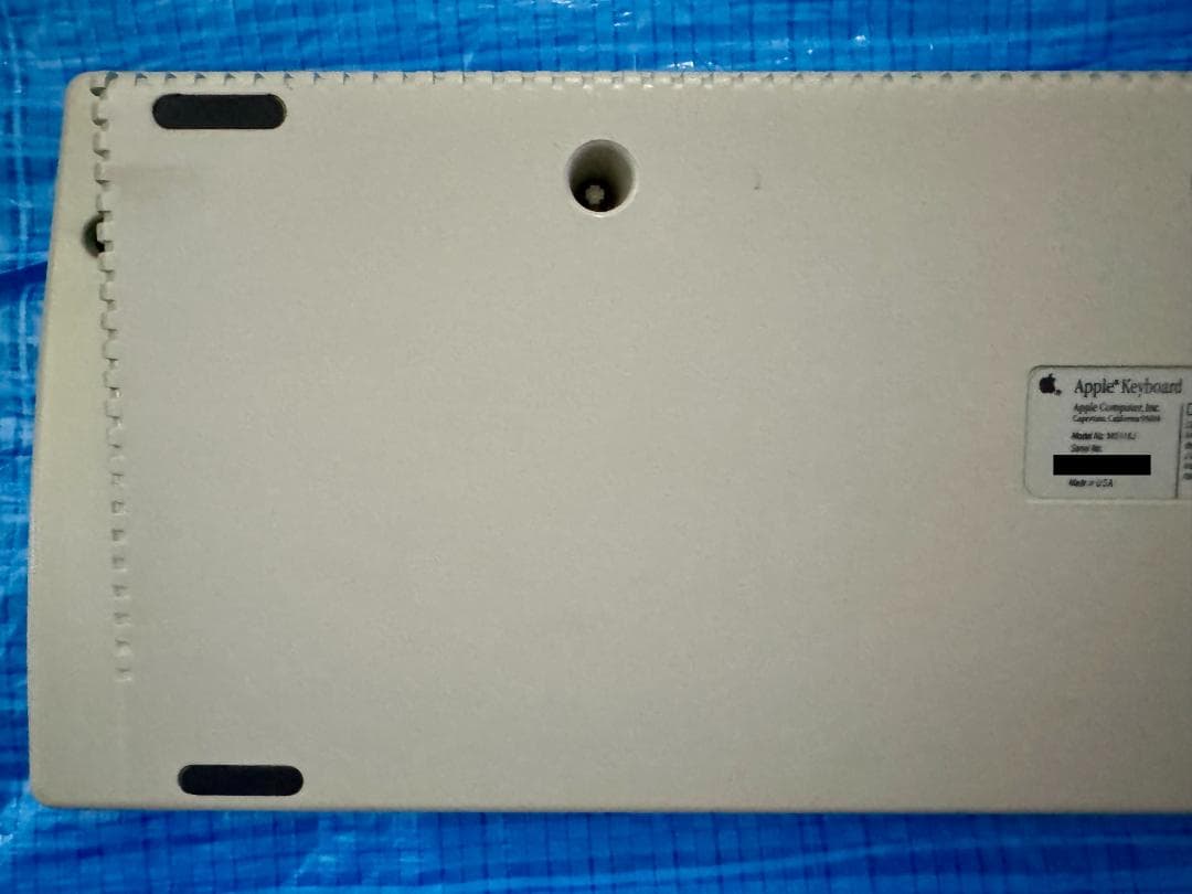 Mac Color ClassicII + 外付MOドライブ + メカニカルキー