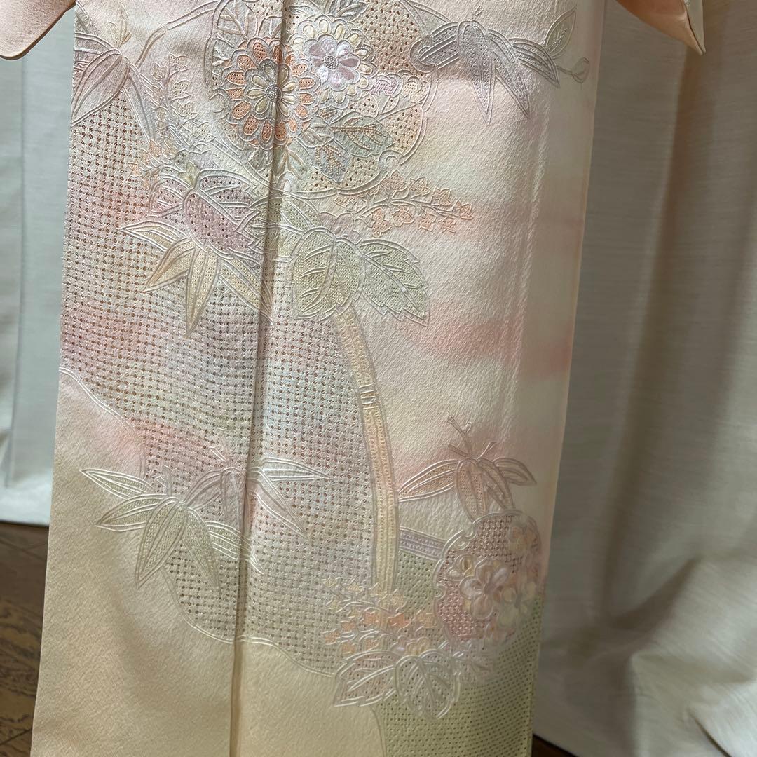 きれいなピンクオレンジの暈し 上質な蘇州刺繍の訪問着【翠山刺繍】