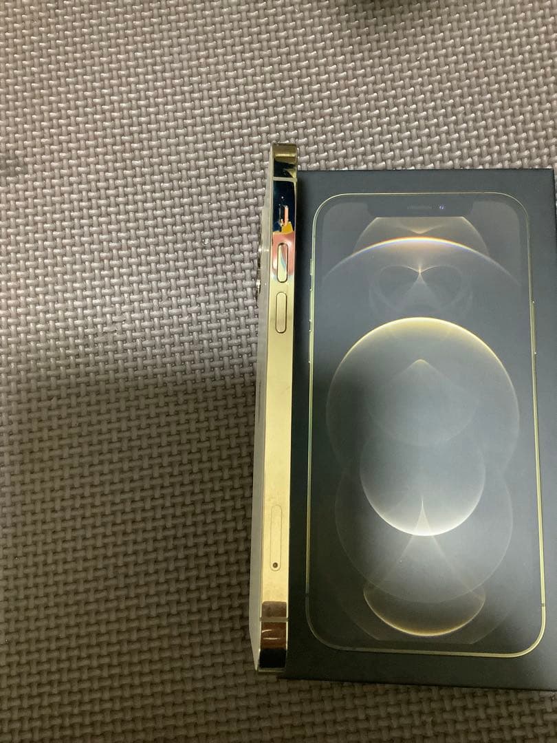 iPhone 12 pro 258GB ゴールド　付属品未使用　おまけ付