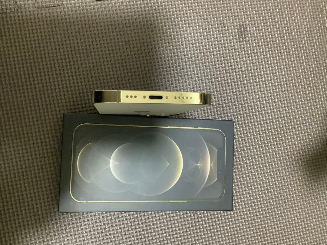 iPhone 12 pro 258GB ゴールド　付属品未使用　おまけ付