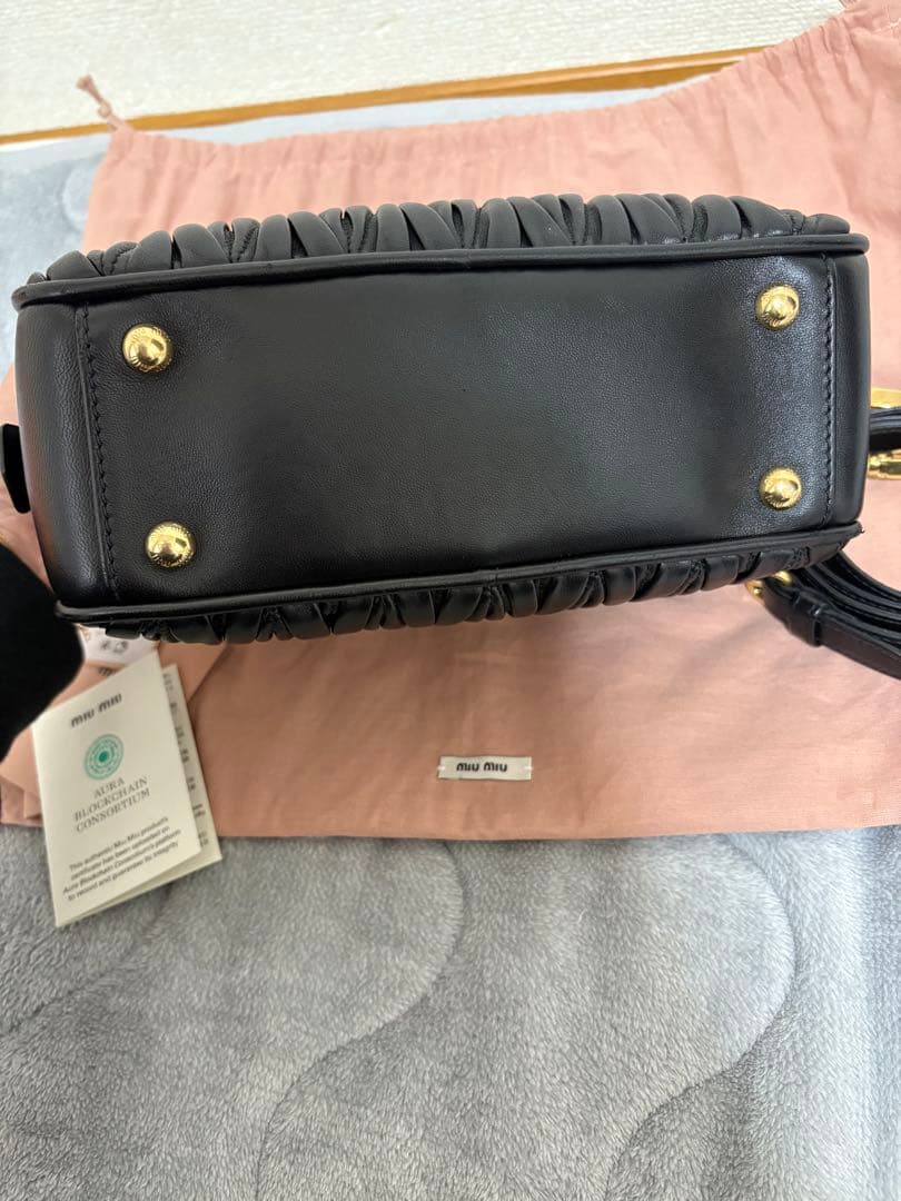 週末値下げ　miumiu ミュウミュウ　アルカディ　マテラッセ　レギュラーサイズ