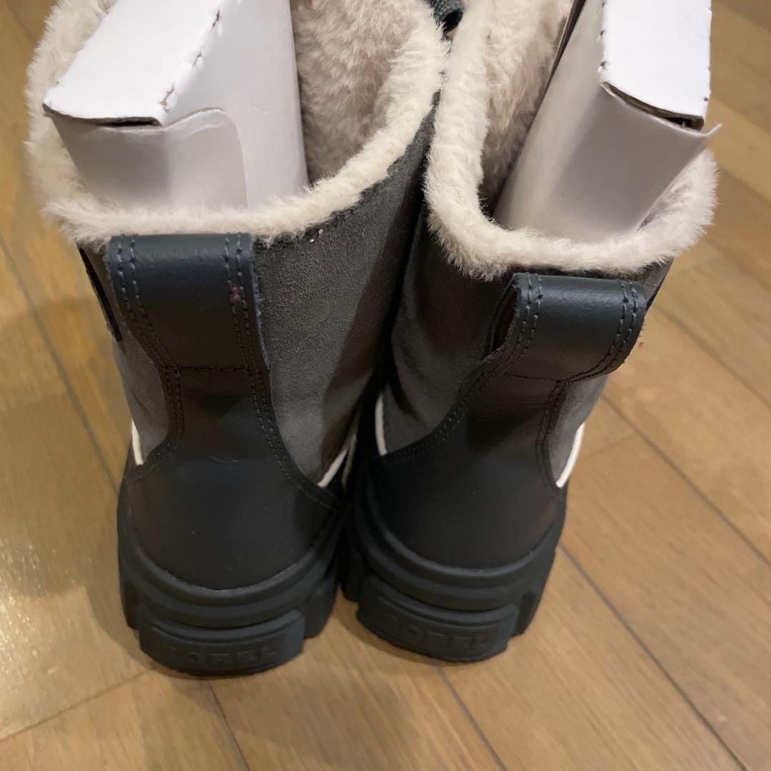 SOREL グレー レースアップブーツ