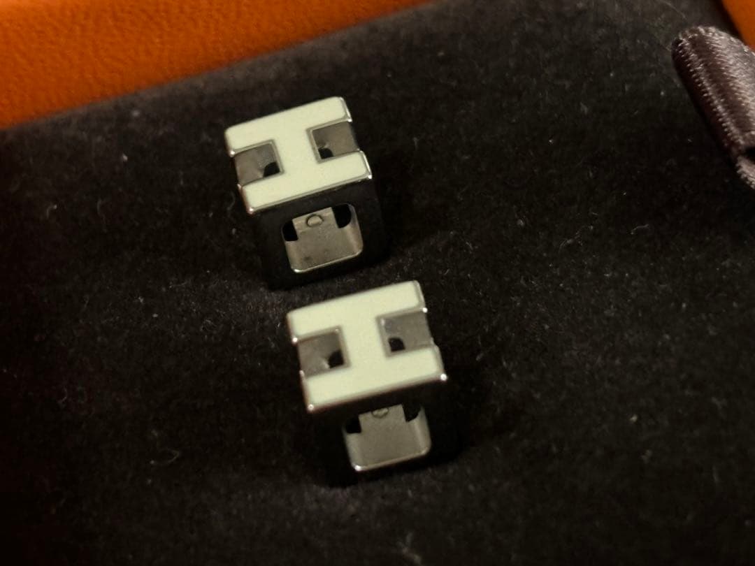 HERMES カージュドアッシュ Hキューブ ピアス