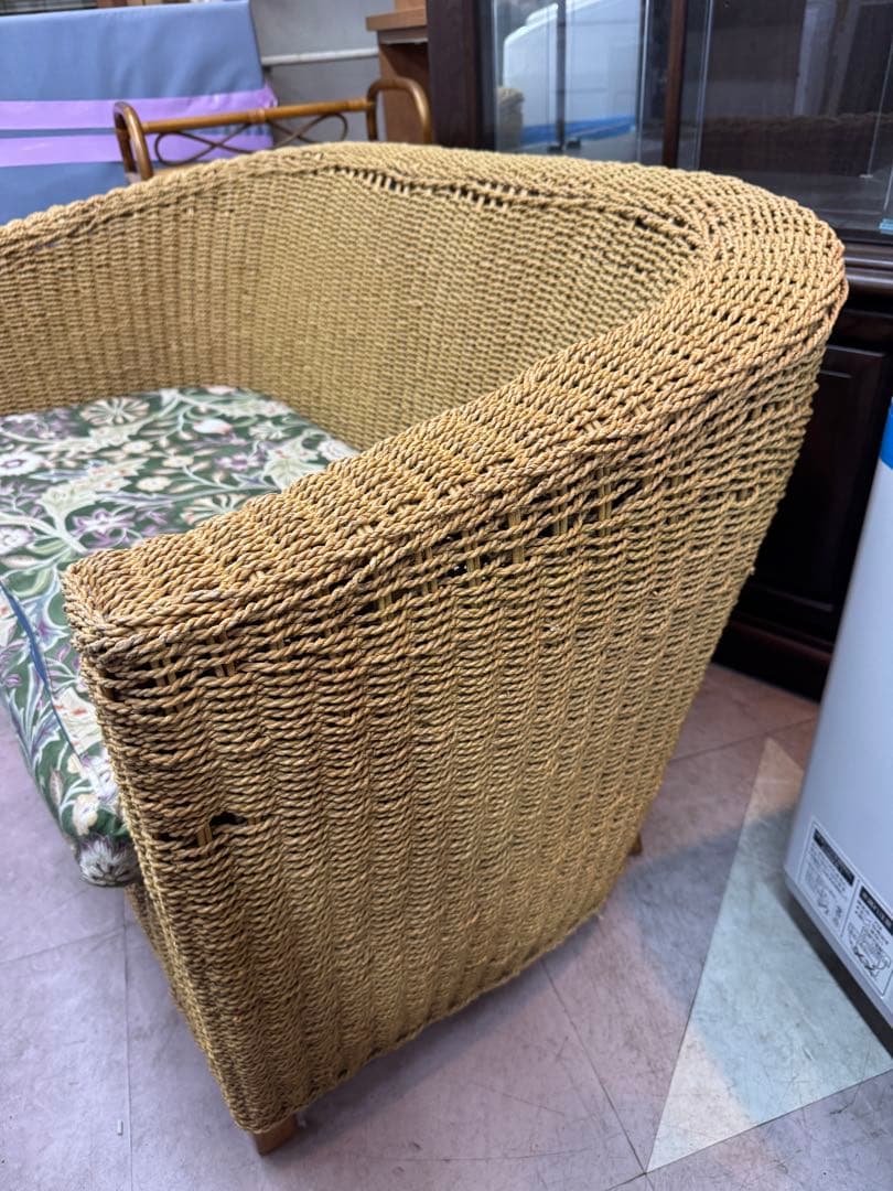 ラタン風　海外風　南国風　アーチ型ソファ 花柄クッション　ソファー