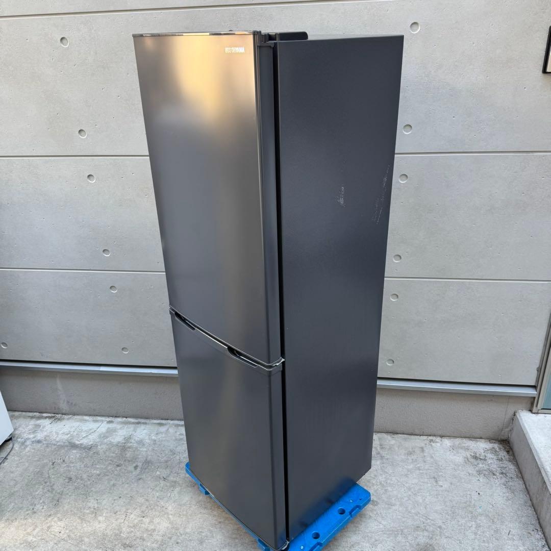 137⭐️2021年製★アイリスオーヤマ　冷蔵庫　ブラック　黒　一人暮らし
