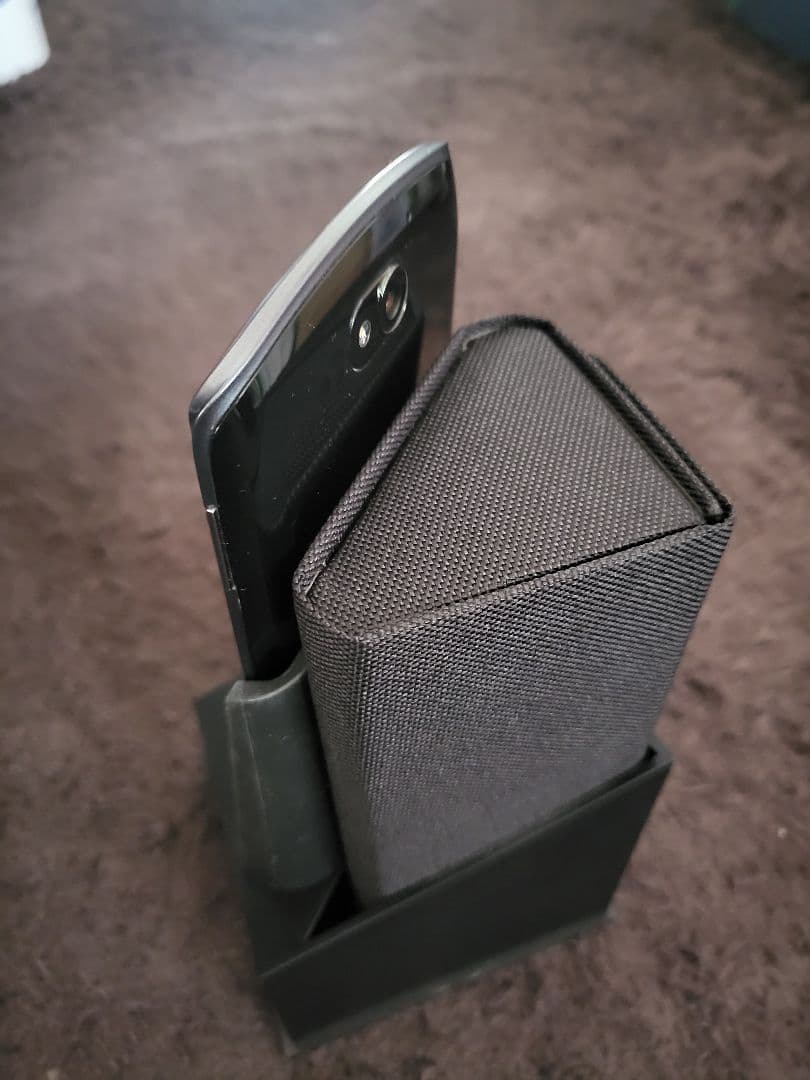 motorola razr 5g 1年使用　国内購入　基盤交換済