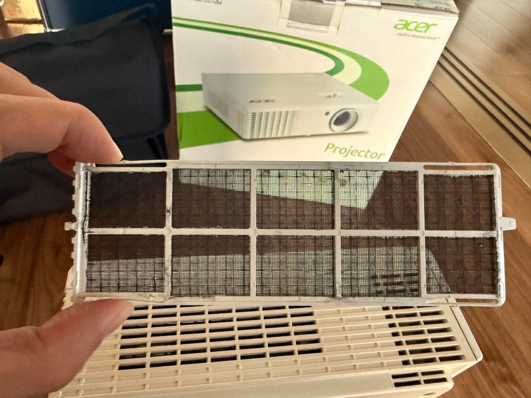 Acer H5370BD プロジェクター(ケース・3Dメガネ・リモコン付き）