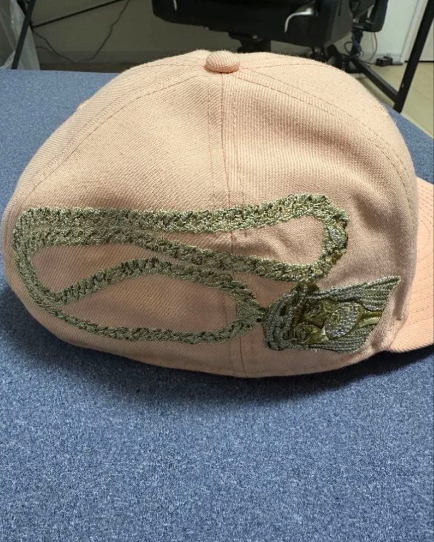 あ supreme NEWERA ピンクキャップ