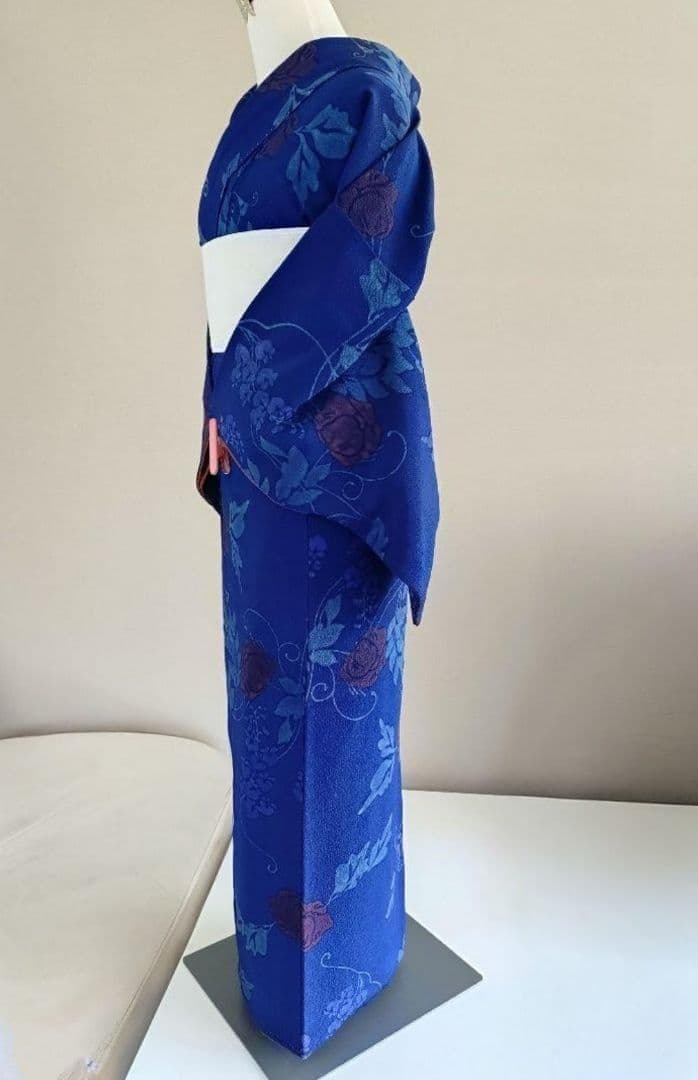 新春大特価　美品　着物単品　濃藍の小紋　身丈157cm　縮緬　夢二の世界