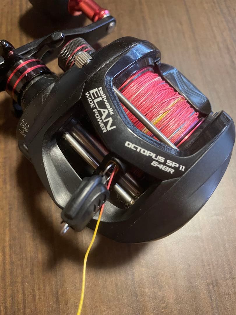 ELAN OCTOPUS SP II ベイトリール 黒/赤