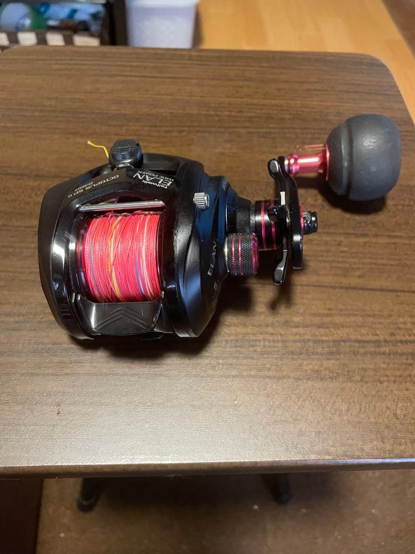 ELAN OCTOPUS SP II ベイトリール 黒/赤