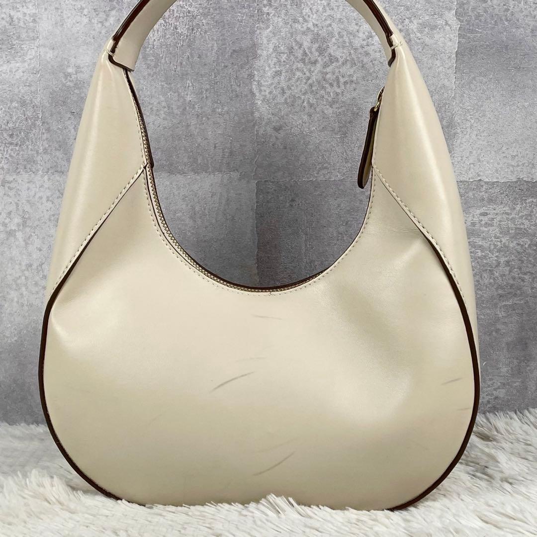 美品 ステラマッカートニー レザー トートバッグ パンチング ハーフムーン 白