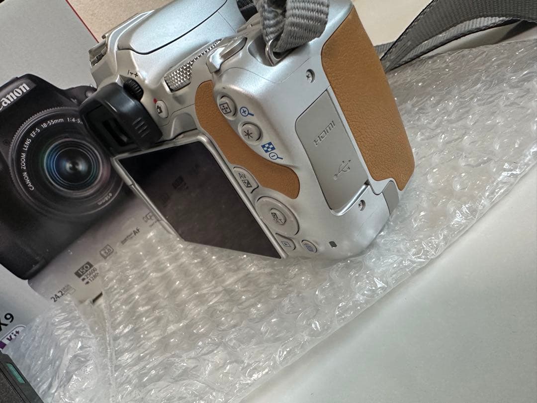 Canon EOS Kiss X9 シルバー レンズ付き