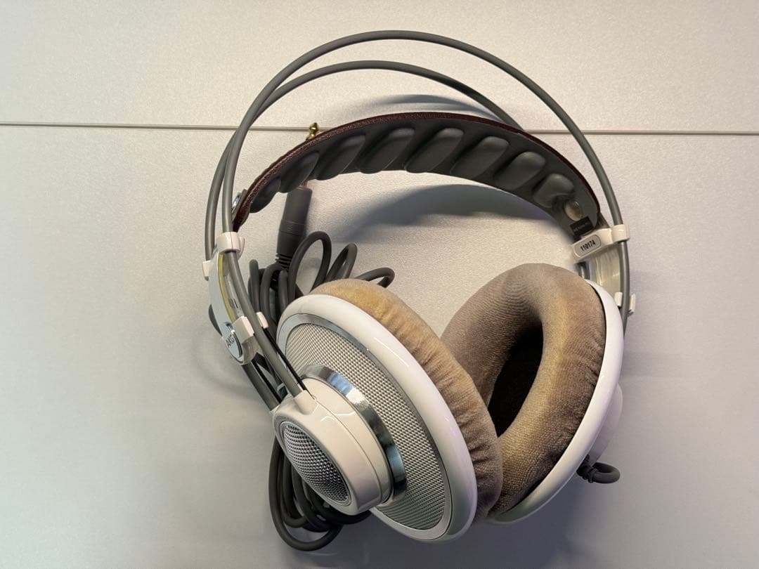 ヘッドホン AKG K701